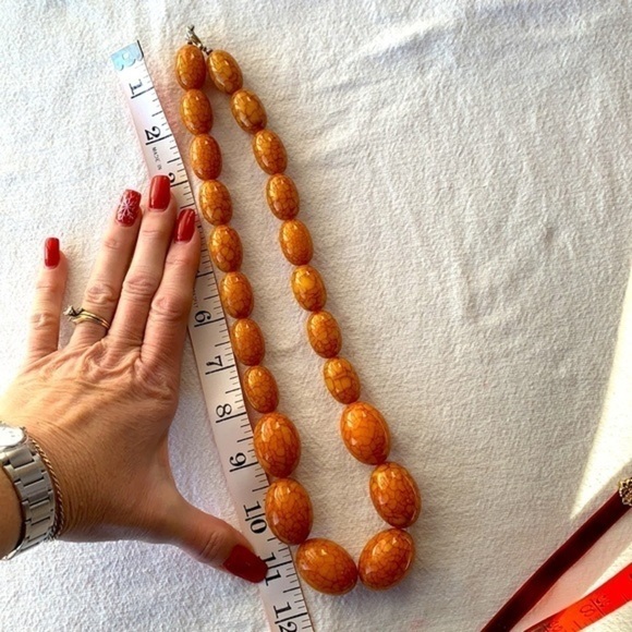 Vintage graduated large chunky beads crackle finish acrylic extra long statement - Picture 5 of 6